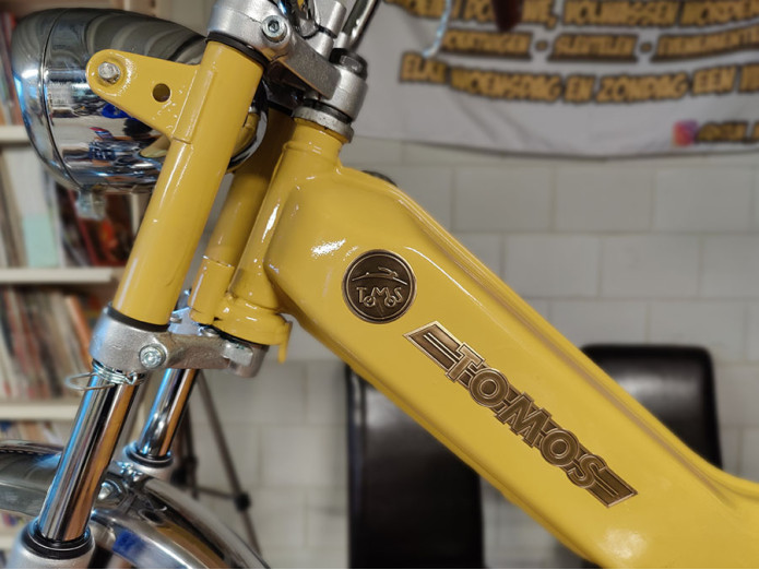 Sticker Tomos logo rond 50mm RealMetal® goud 